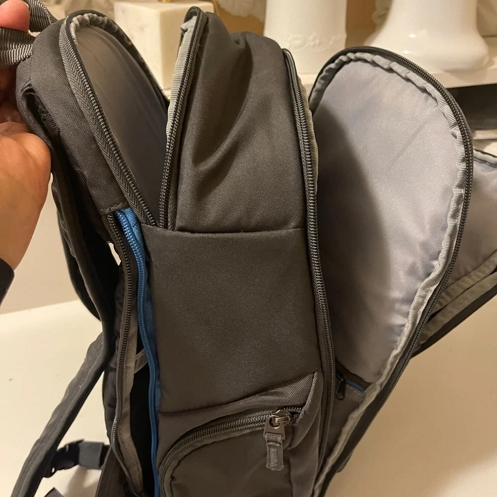Case Logic Backpack for DSLR Camera and iPad, Gray, Open Box